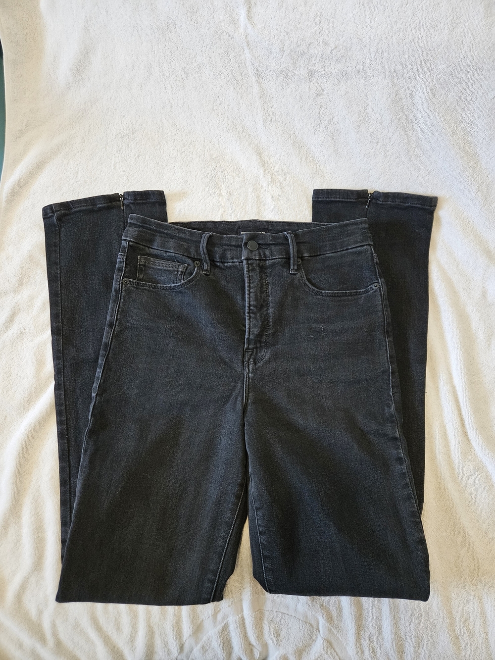 Good American Good Legs Straight Jeans Size 10